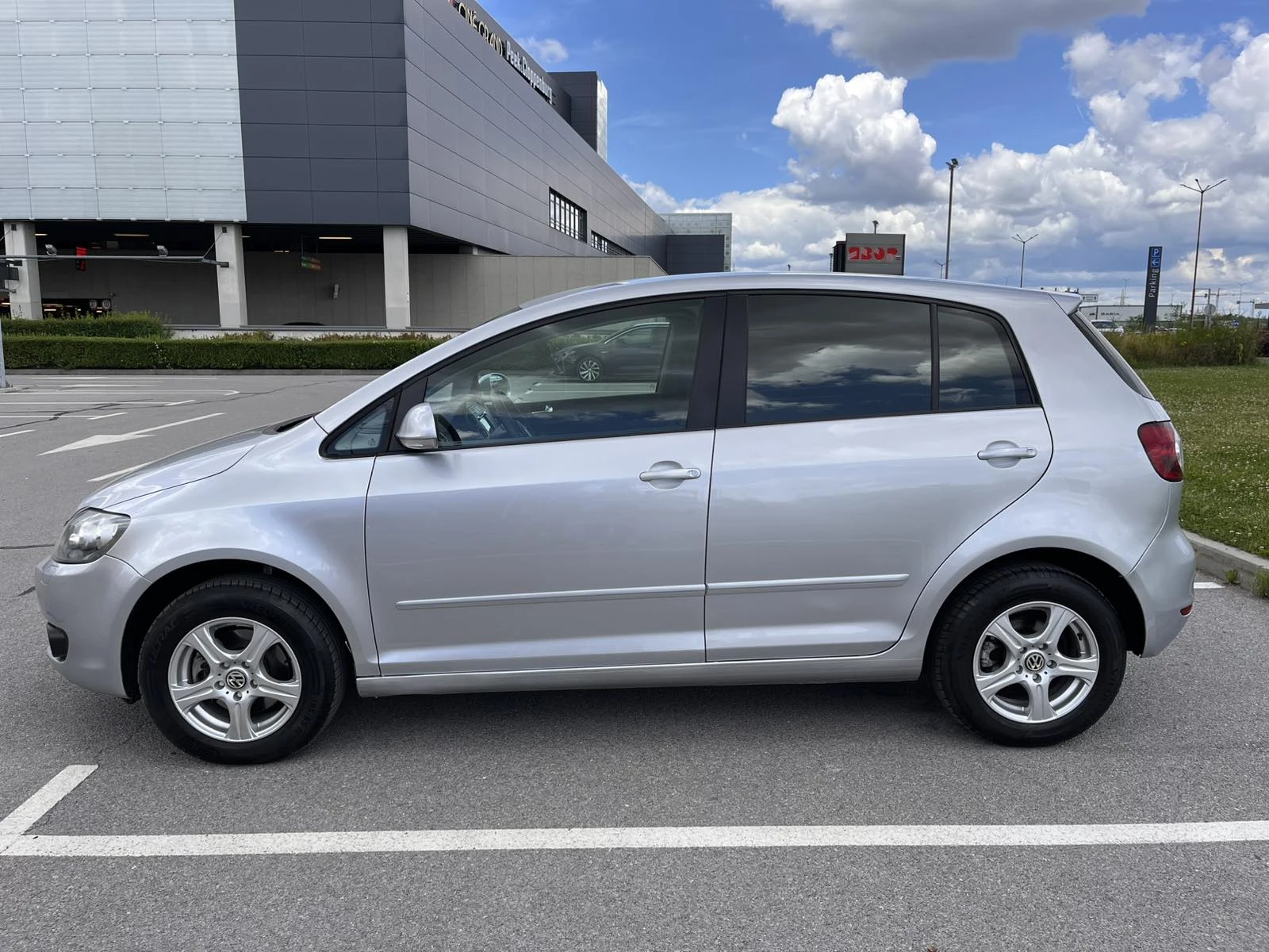 VW Golf  Plus 1.6 TDI DSG, снимка 7 - Автомобили и джипове - 55076159