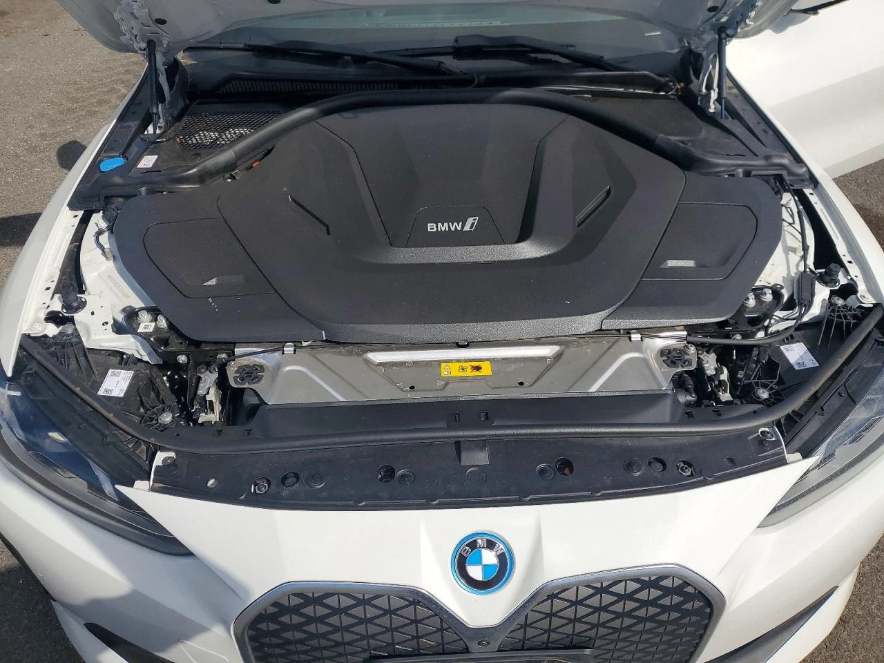 BMW i4 Edrive 40, снимка 11 - Автомобили и джипове - 55093455