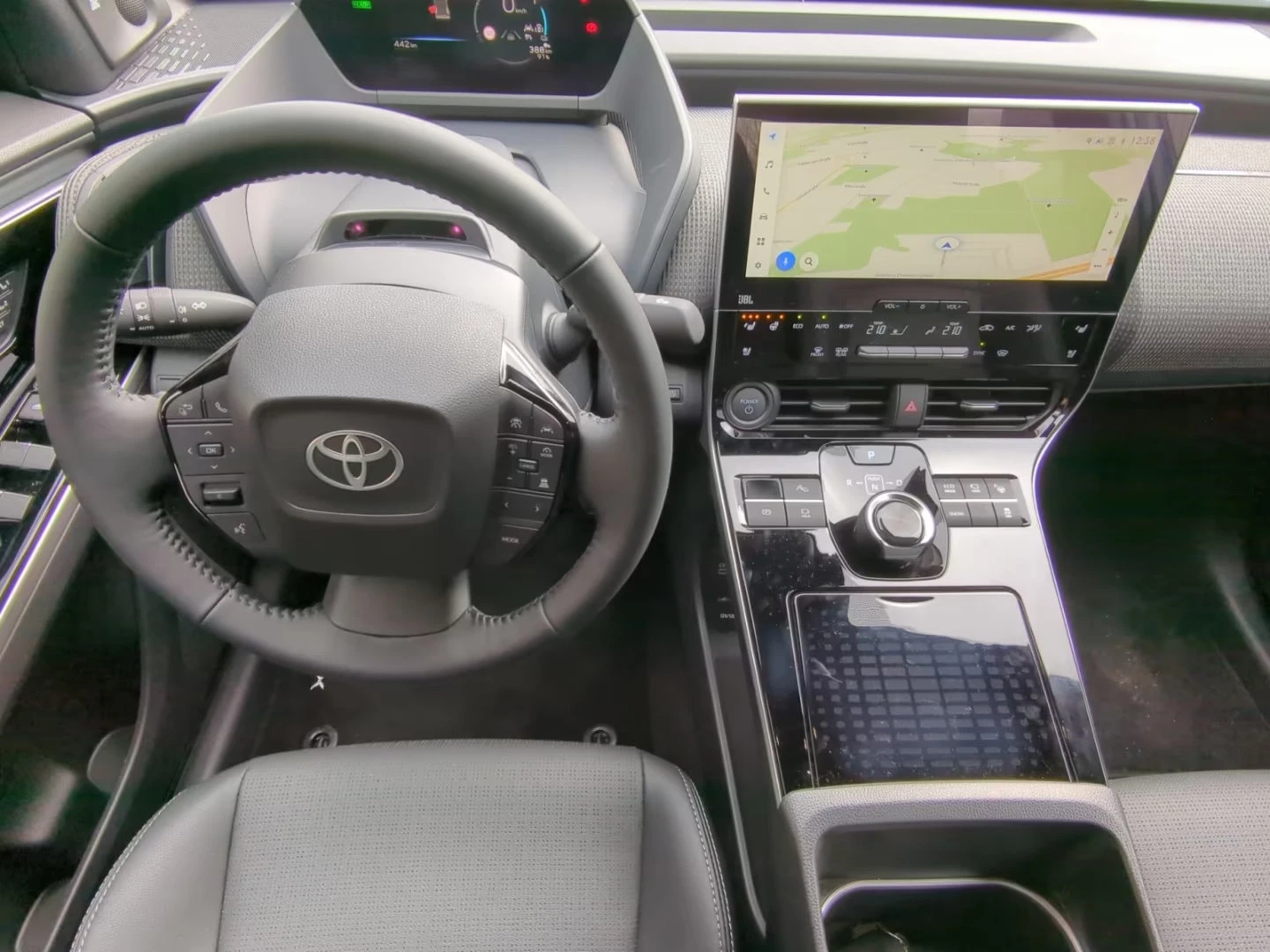 Toyota bZ4X LOUNGE/204HP/L/MATRIX/360/MEMO/NAVI/483q, снимка 6 - Автомобили и джипове - 55277102