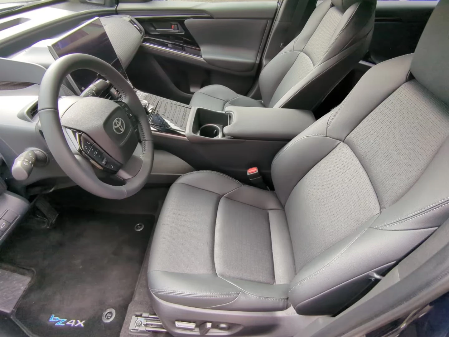 Toyota bZ4X LOUNGE/204HP/L/MATRIX/360/MEMO/NAVI/483q, снимка 5 - Автомобили и джипове - 55277102