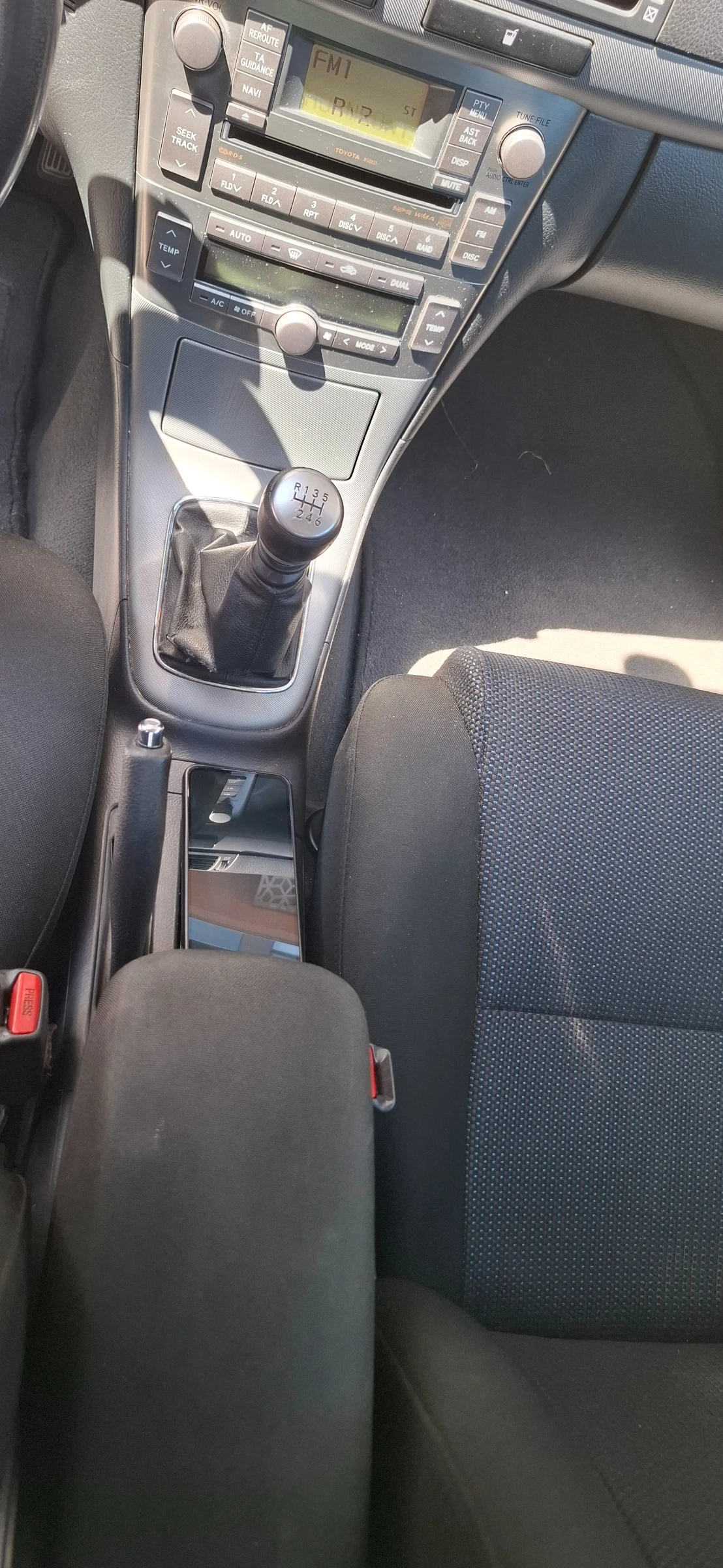 Toyota Avensis D4d, снимка 13 - Автомобили и джипове - 55704608