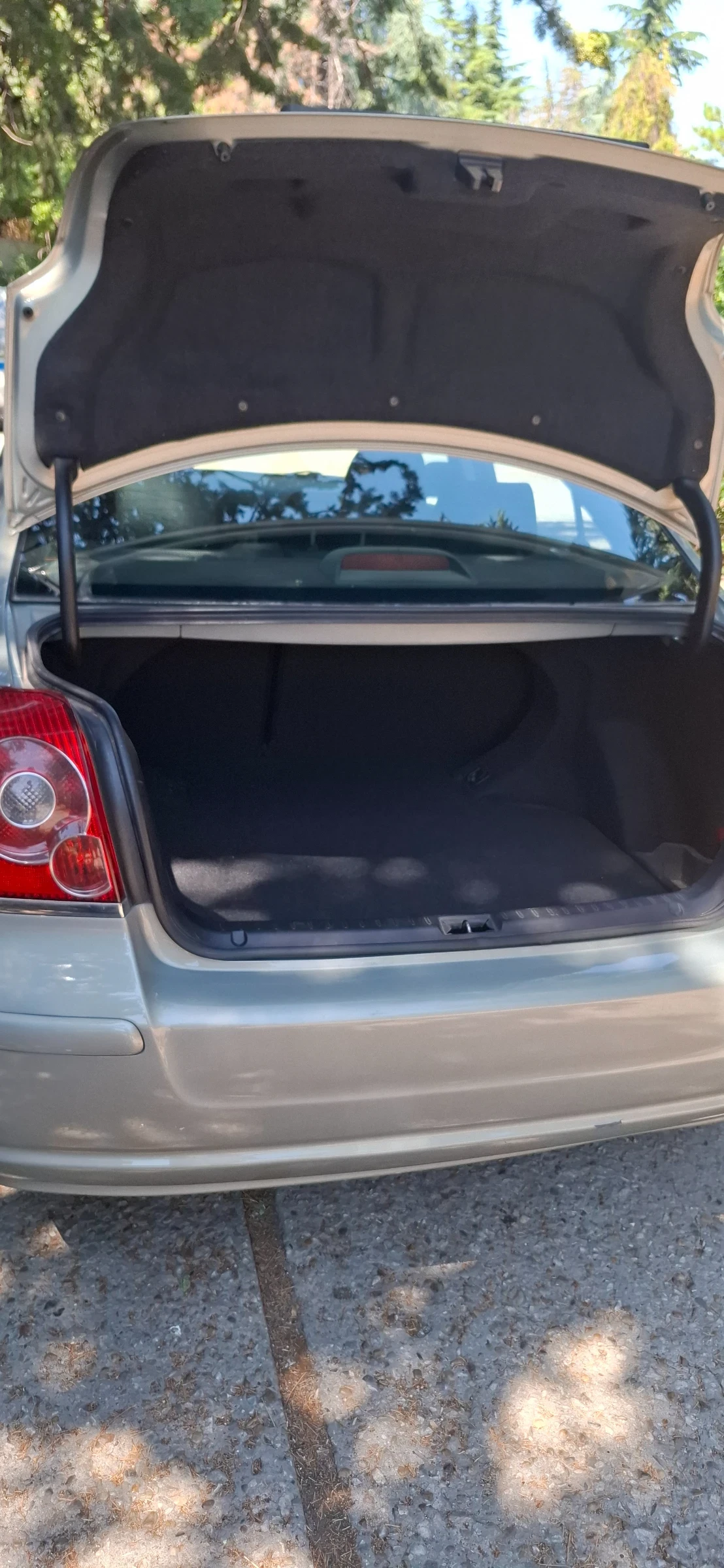 Toyota Avensis D4d, снимка 9 - Автомобили и джипове - 55704608