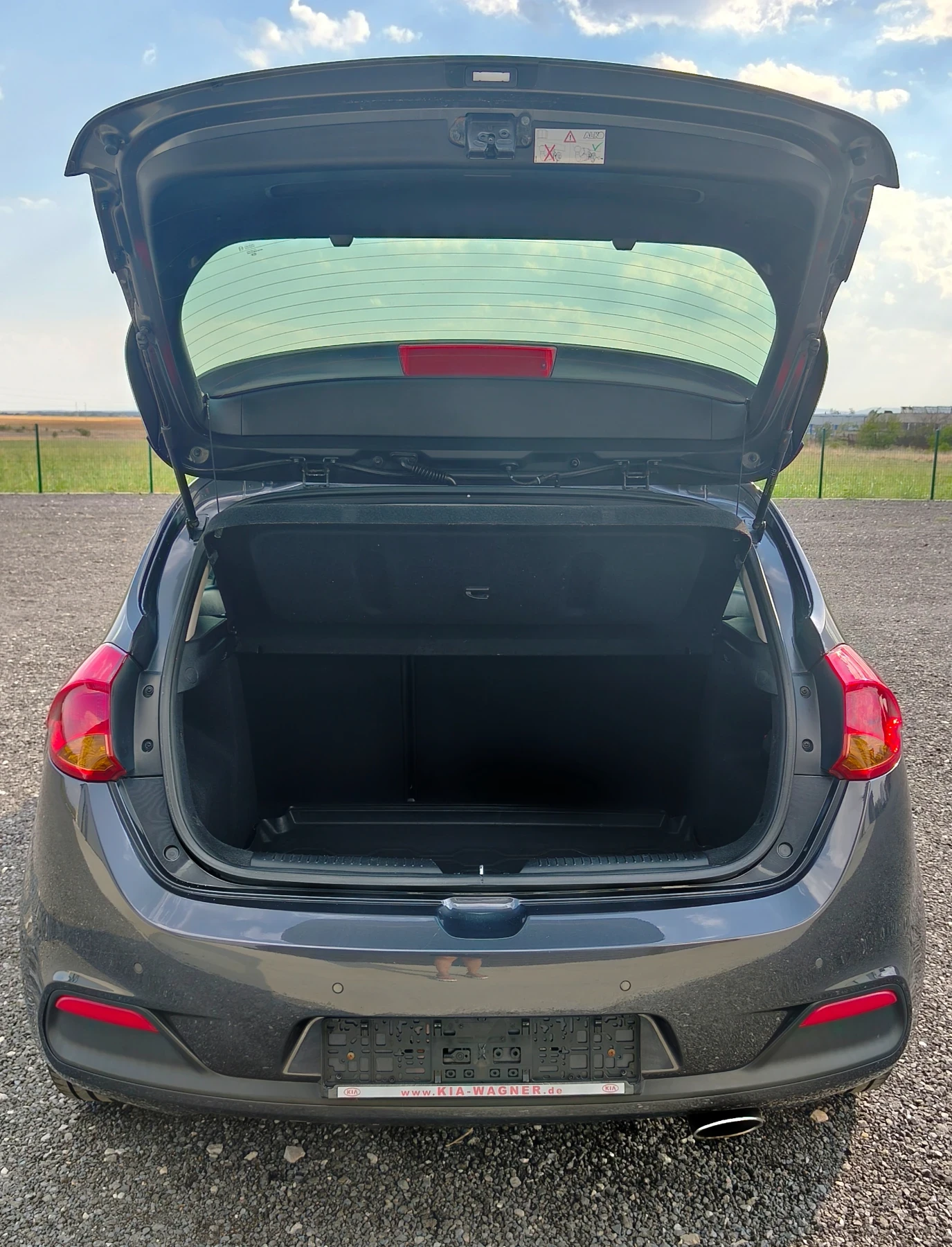 Kia Ceed 1.6 CRDi /NAVI/камера , снимка 14 - Автомобили и джипове - 55837830