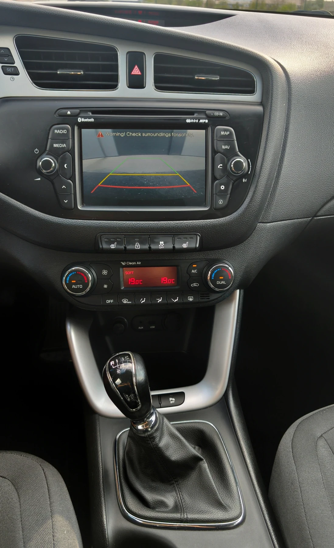 Kia Ceed 1.6 CRDi /NAVI/камера , снимка 12 - Автомобили и джипове - 55837830