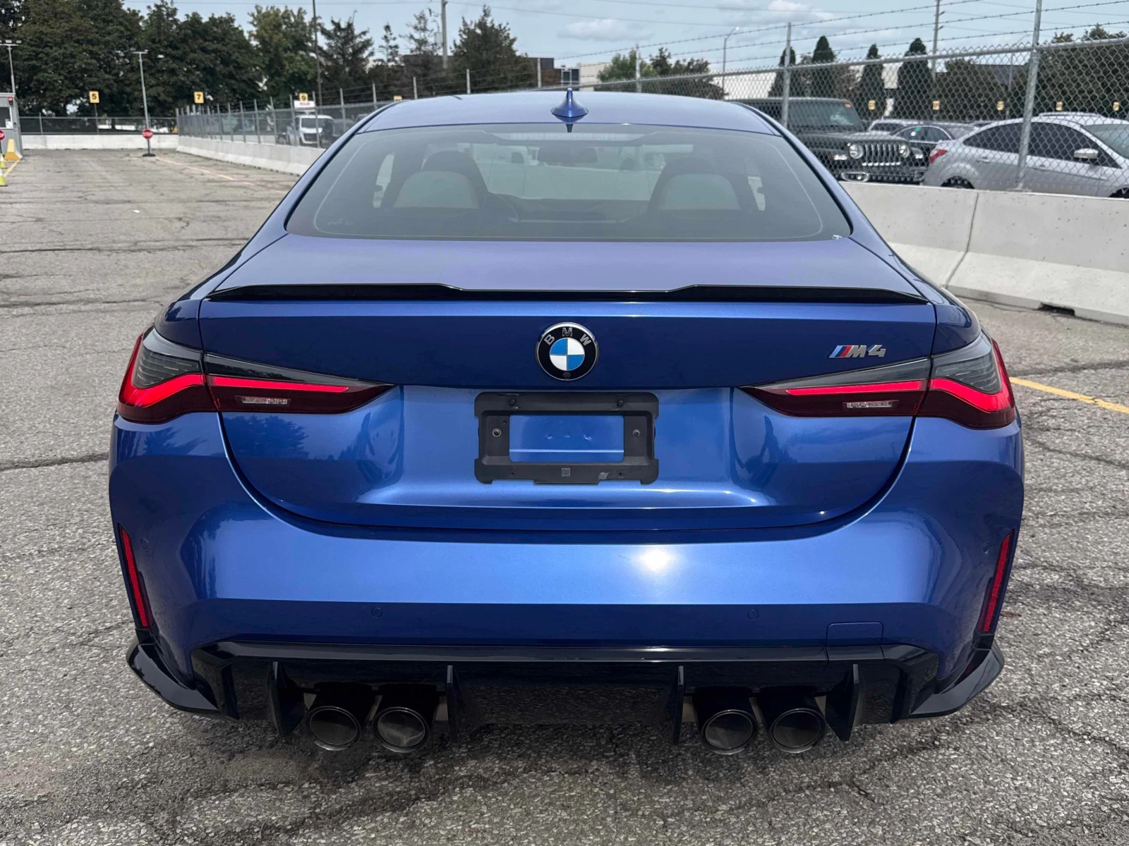BMW M4 * Coupe * АВТОКРЕДИТ БЕЗ ПЪРВОНАЧАЛНА ВНОСКА* , снимка 4 - Автомобили и джипове - 55970101