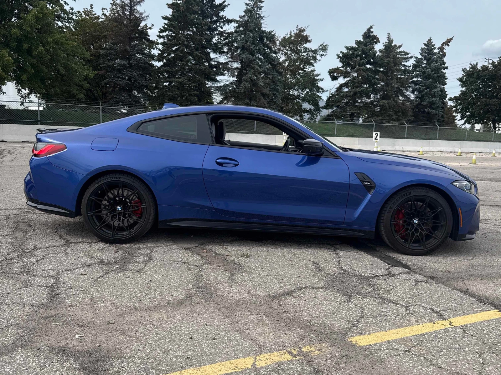 BMW M4 * Coupe * АВТОКРЕДИТ БЕЗ ПЪРВОНАЧАЛНА ВНОСКА* , снимка 3 - Автомобили и джипове - 55970101