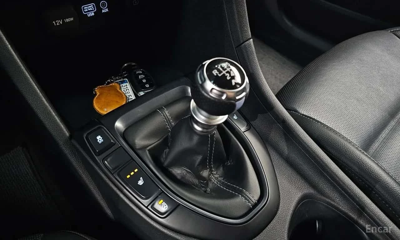 Hyundai Veloster  * 2.0 N * АВТОКРЕДИТ БЕЗ ПЪРВОНАЧАЛНА ВНОСКА* , снимка 9 - Автомобили и джипове - 56181189