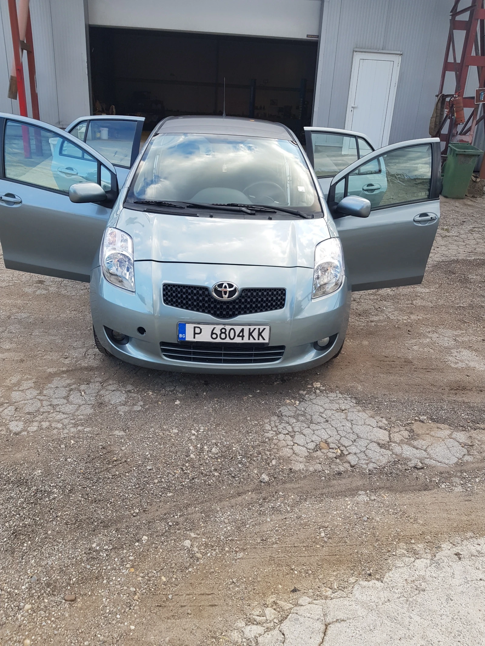 Toyota Yaris 1.3 vvt-i , снимка 3 - Автомобили и джипове - 56234262