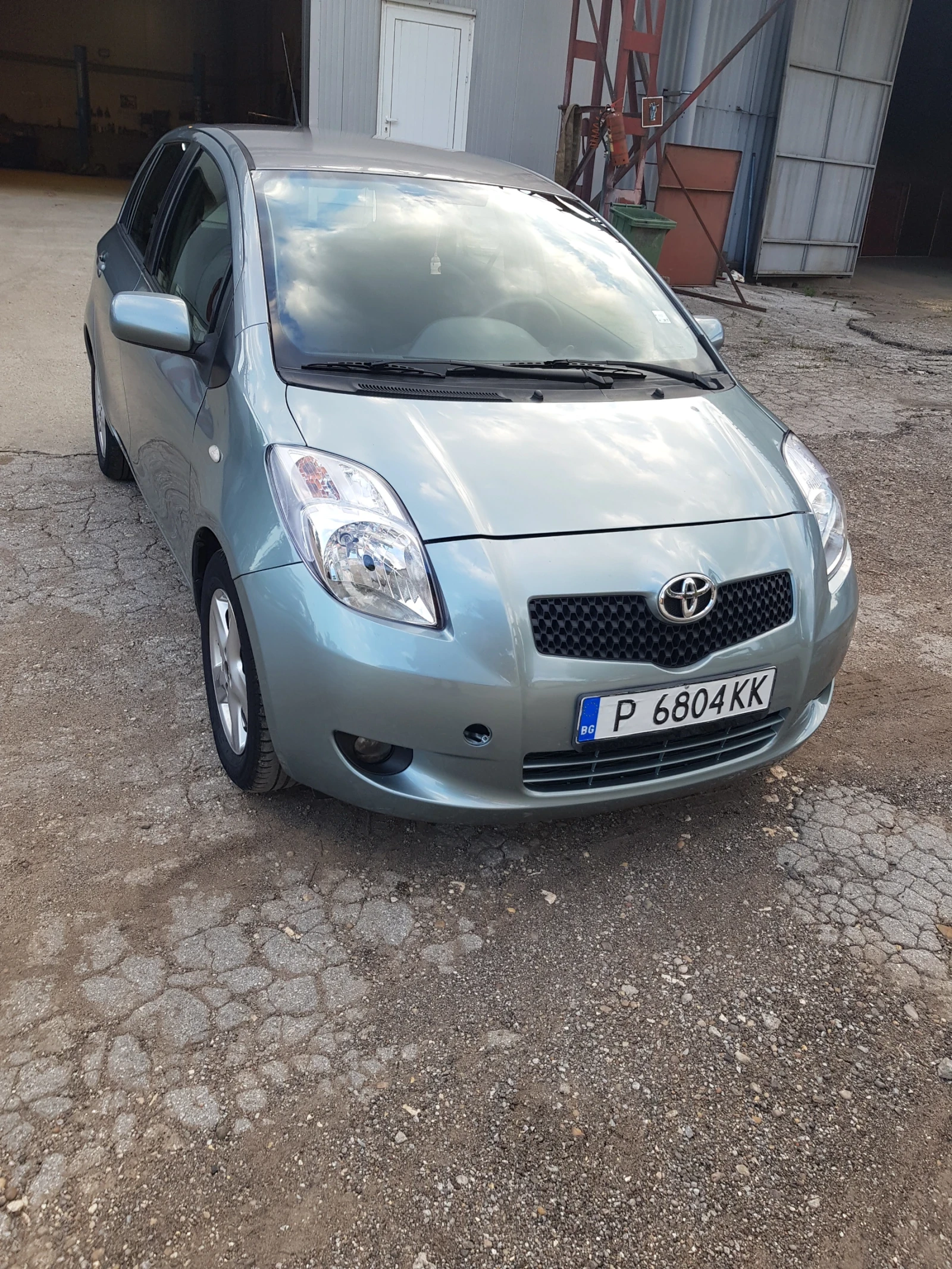 Toyota Yaris 1.3 vvt-i 