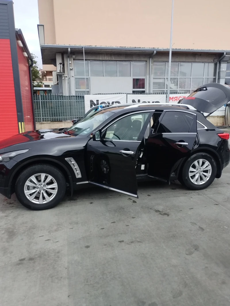 Infiniti Fx 37, снимка 9 - Автомобили и джипове - 47556434