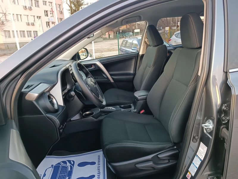 Toyota Rav4 2.0i-152кс-ШВЕЙЦАРИЯ-АВТОМАТ-4Х4-Keyless, снимка 9 - Автомобили и джипове - 48358247