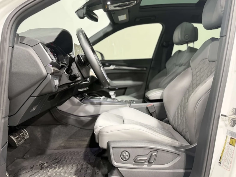 Audi SQ5 * quattro Prestige * CARFAX * ЦЕНА ДО БГ, снимка 14 - Автомобили и джипове - 53237572