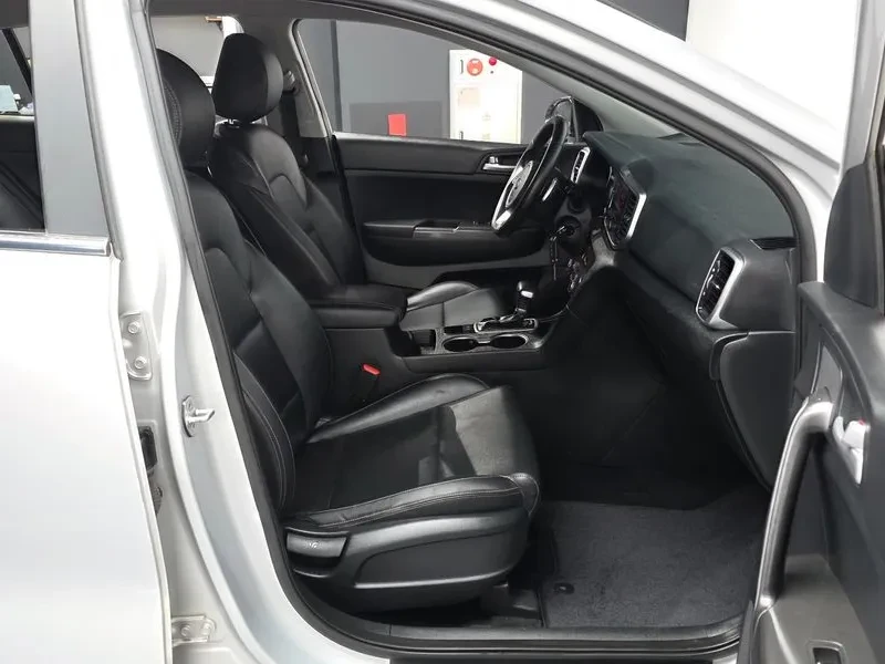Kia Sportage The Bold Diesel 2.0 2Wd Luxury, снимка 11 - Автомобили и джипове - 54955811