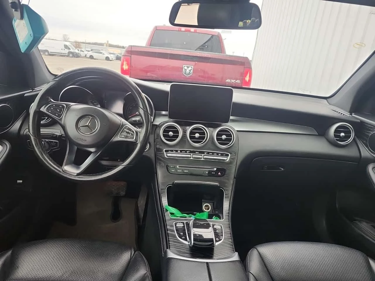 Mercedes-Benz GLC 300 PANORAMA| ПОДГРЕВИ| 2 КЛЮЧА| CARFAX| , снимка 12 - Автомобили и джипове - 54063400