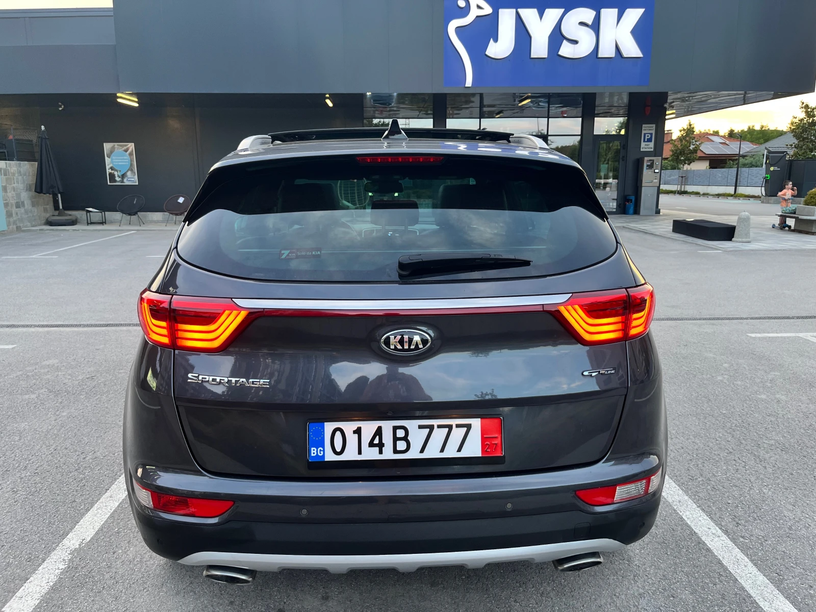Kia Sportage 2.0CRDI 4X4GT Line Подгрев* Панорама* JBL* Keyless, снимка 6 - Автомобили и джипове - 54860163