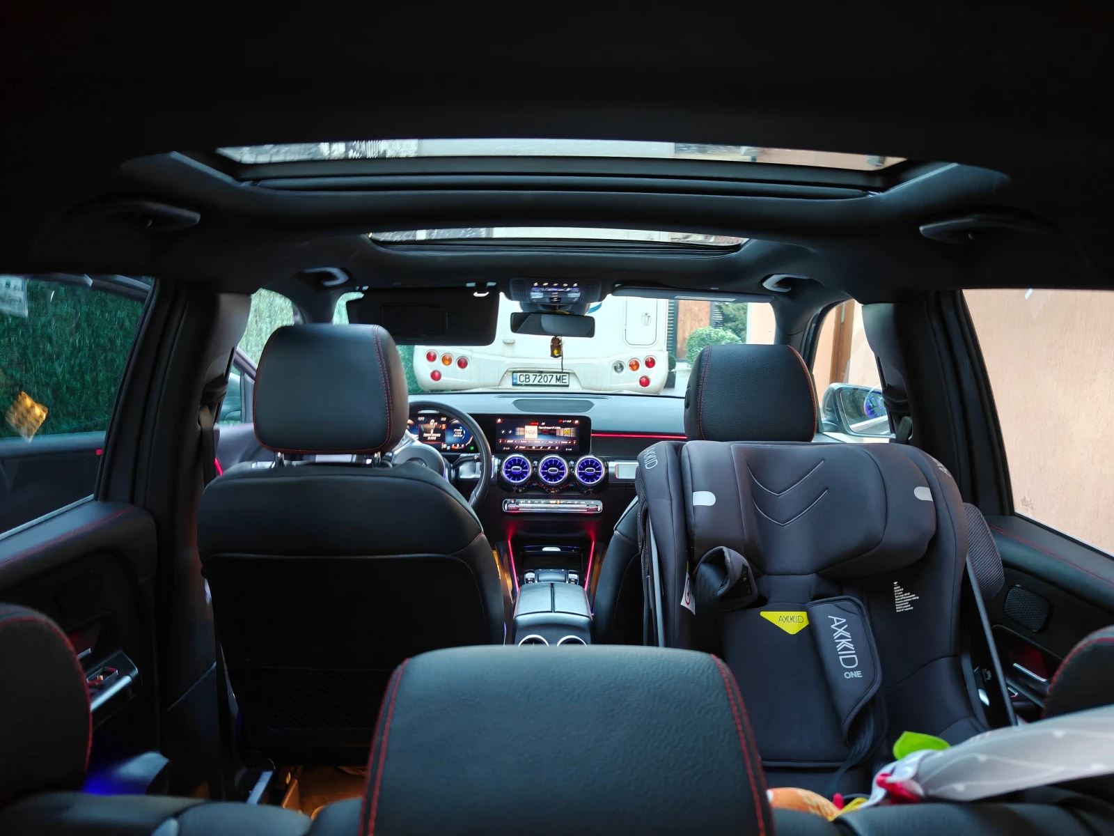 Mercedes-Benz GLB 250 4matic AMG - Distronic, Pano, Теглич, Пълна Истори, снимка 9 - Автомобили и джипове - 54522901