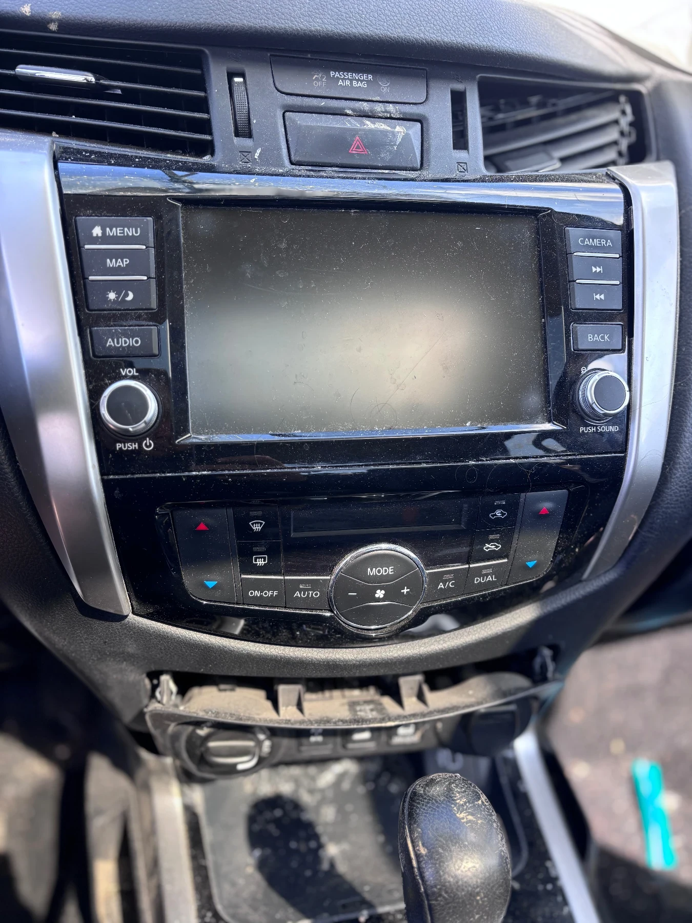 Nissan Navara, снимка 12 - Автомобили и джипове - 54611163