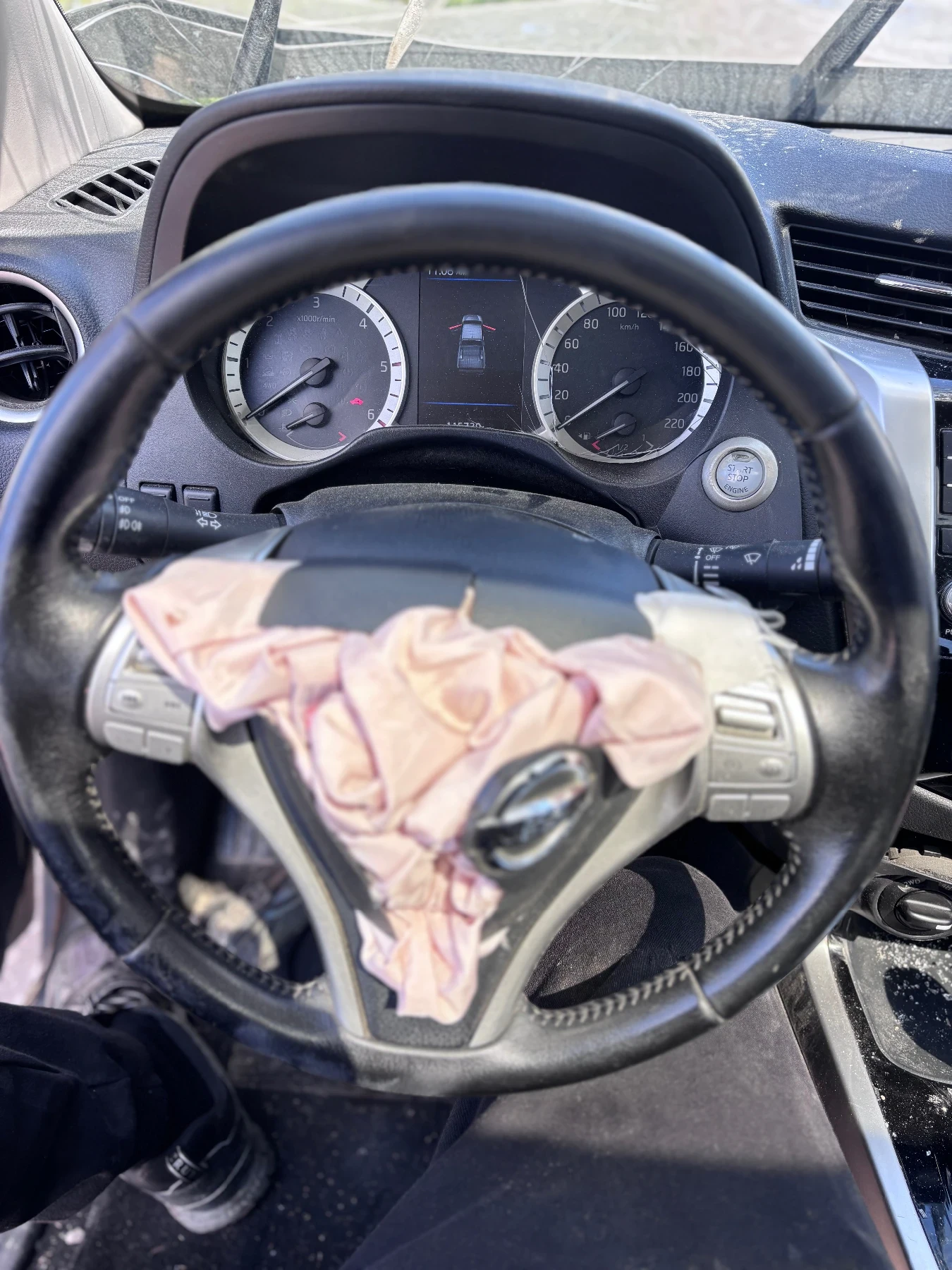 Nissan Navara, снимка 16 - Автомобили и джипове - 54611163