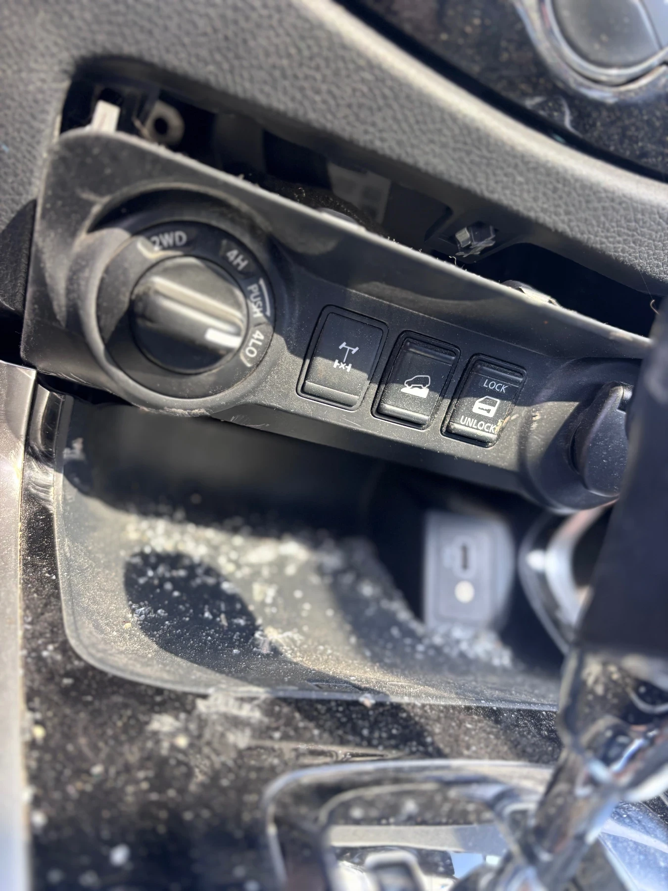 Nissan Navara, снимка 13 - Автомобили и джипове - 54611163