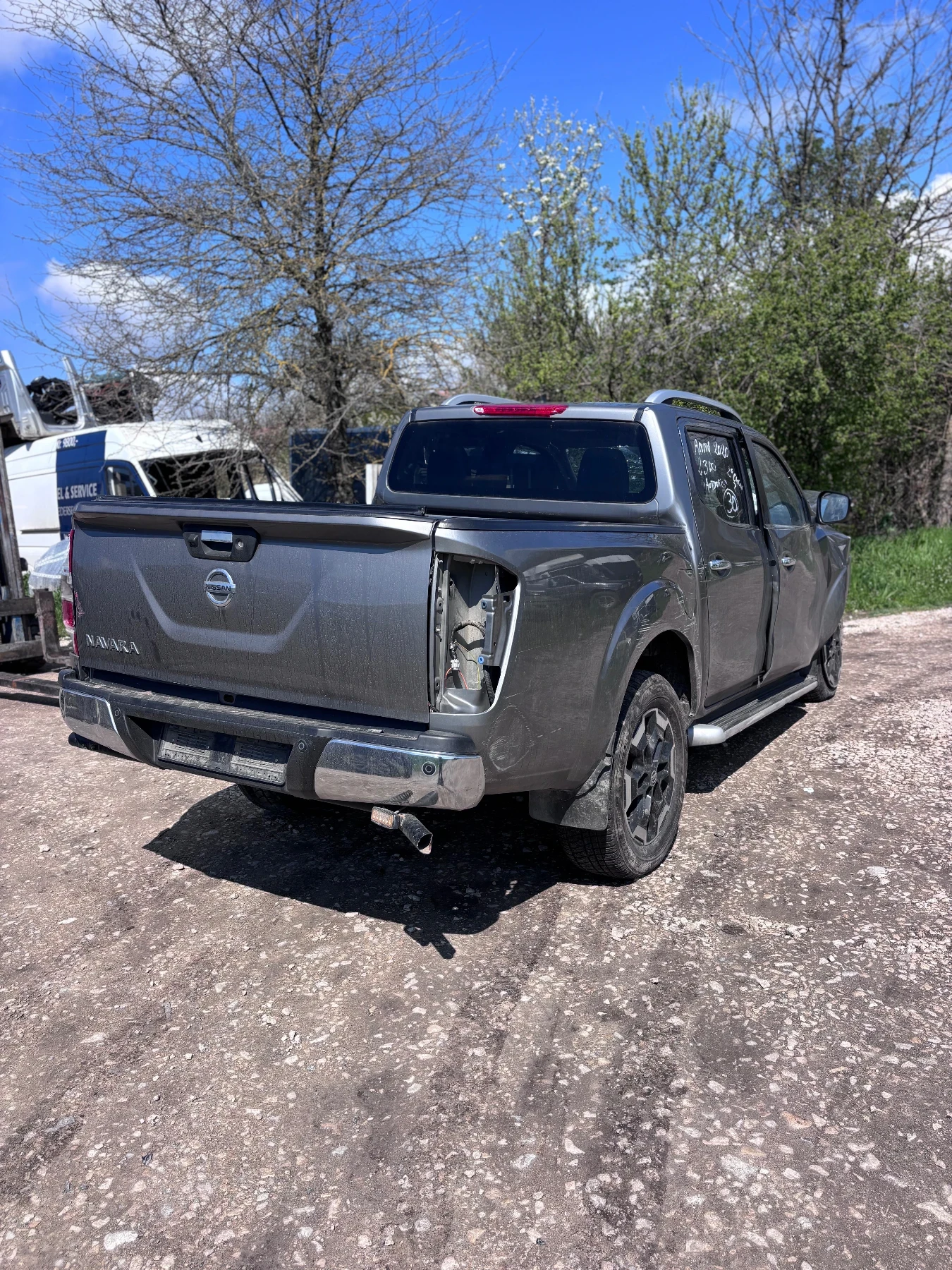 Nissan Navara, снимка 6 - Автомобили и джипове - 54611163