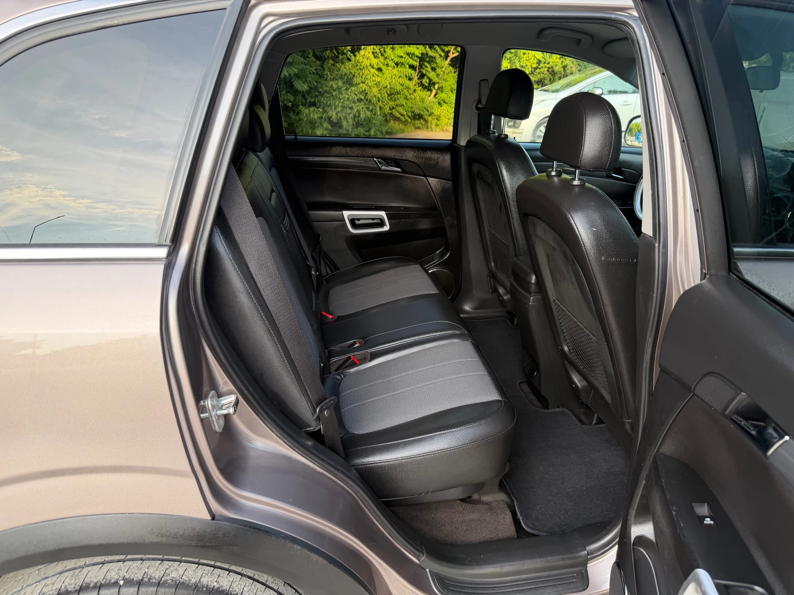 Opel Antara 2.4 LUKS 4x4, снимка 11 - Автомобили и джипове - 55052305
