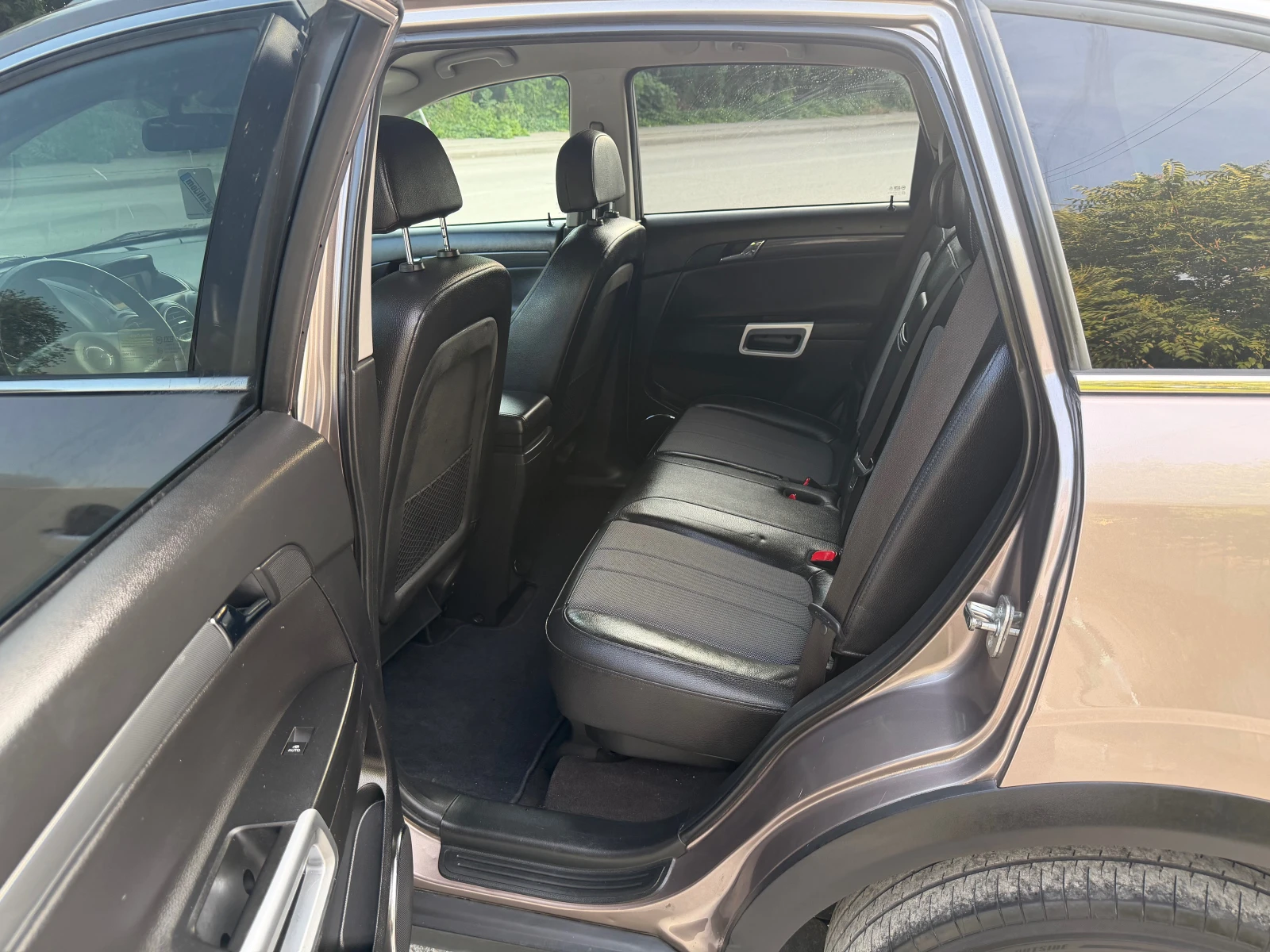 Opel Antara 2.4 LUKS 4x4, снимка 9 - Автомобили и джипове - 55052305