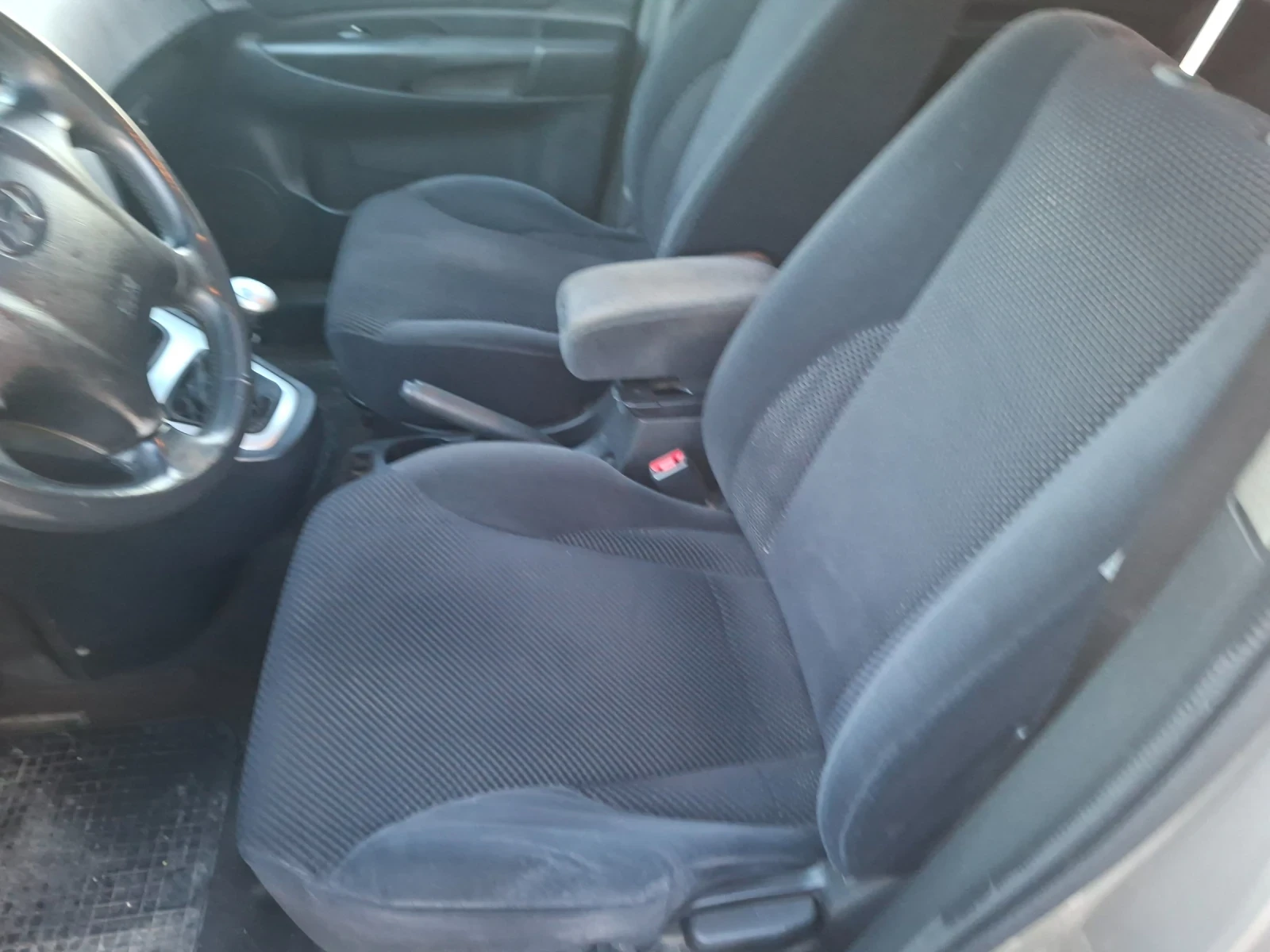 Hyundai Tucson 2.0CRDI, снимка 12 - Автомобили и джипове - 55413663