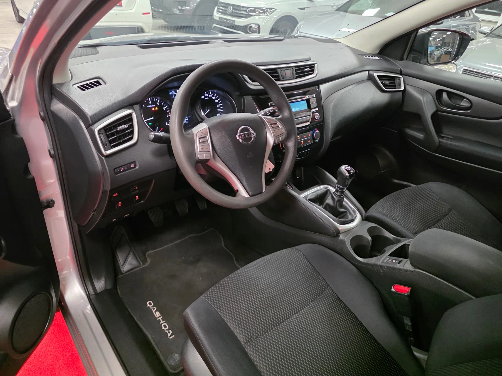 Nissan Qashqai 1.2 DIG-T | 6M, снимка 7 - Автомобили и джипове - 55431291