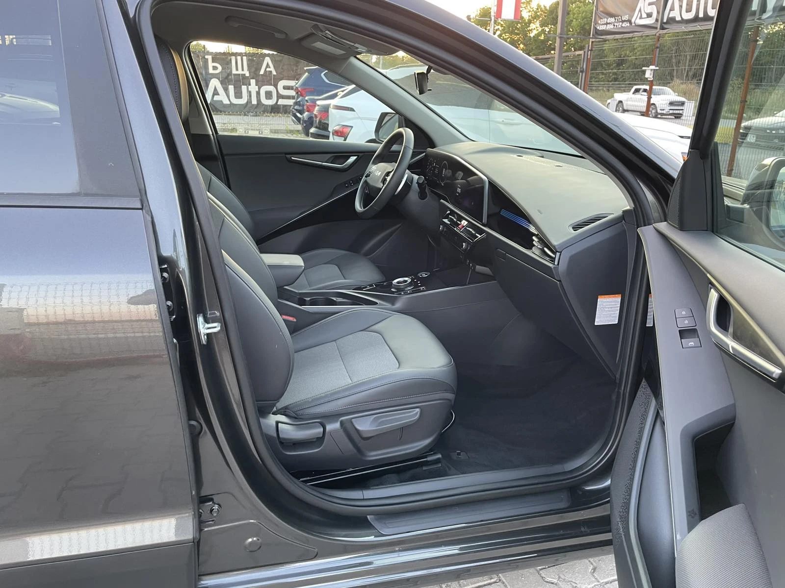 Kia Niro 64 kWh 100% SoH, снимка 10 - Автомобили и джипове - 55565944