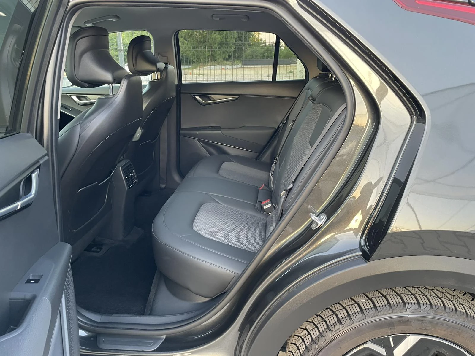 Kia Niro 64 kWh 100% SoH, снимка 8 - Автомобили и джипове - 55565944
