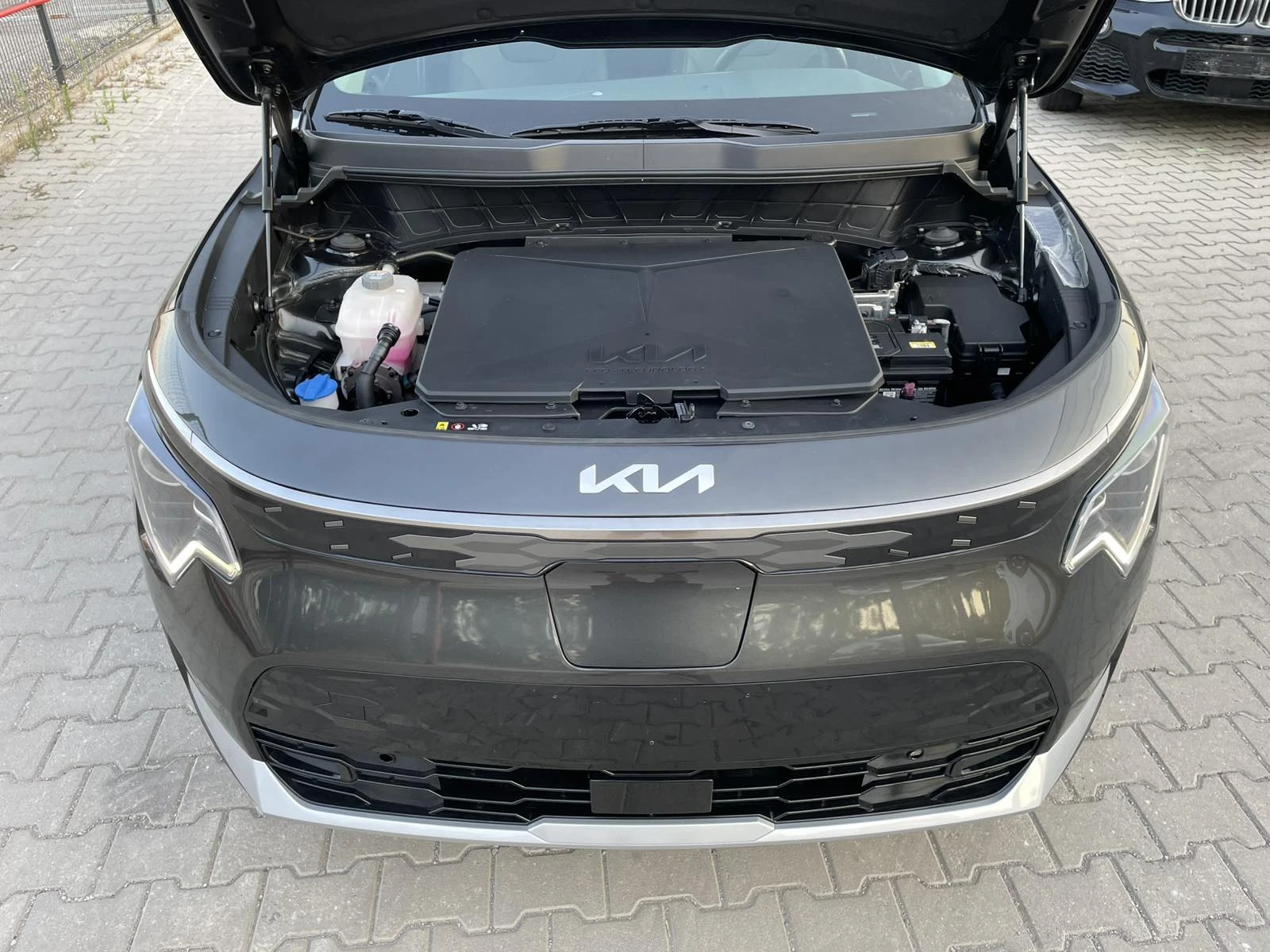 Kia Niro 64 kWh 100% SoH, снимка 14 - Автомобили и джипове - 55565944
