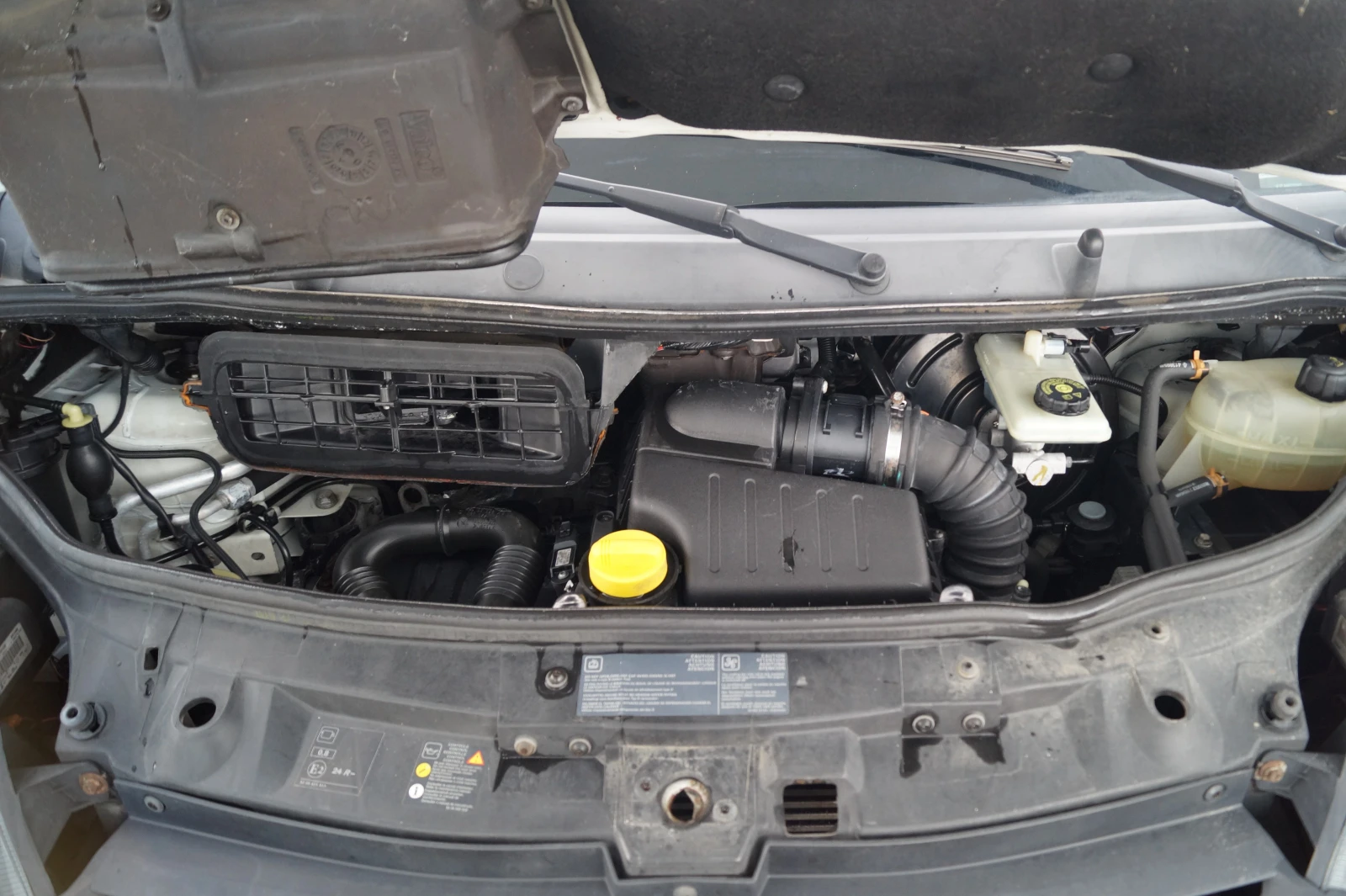 Renault Trafic 2.0dci 115к.с., снимка 10 - Бусове и автобуси - 54993695