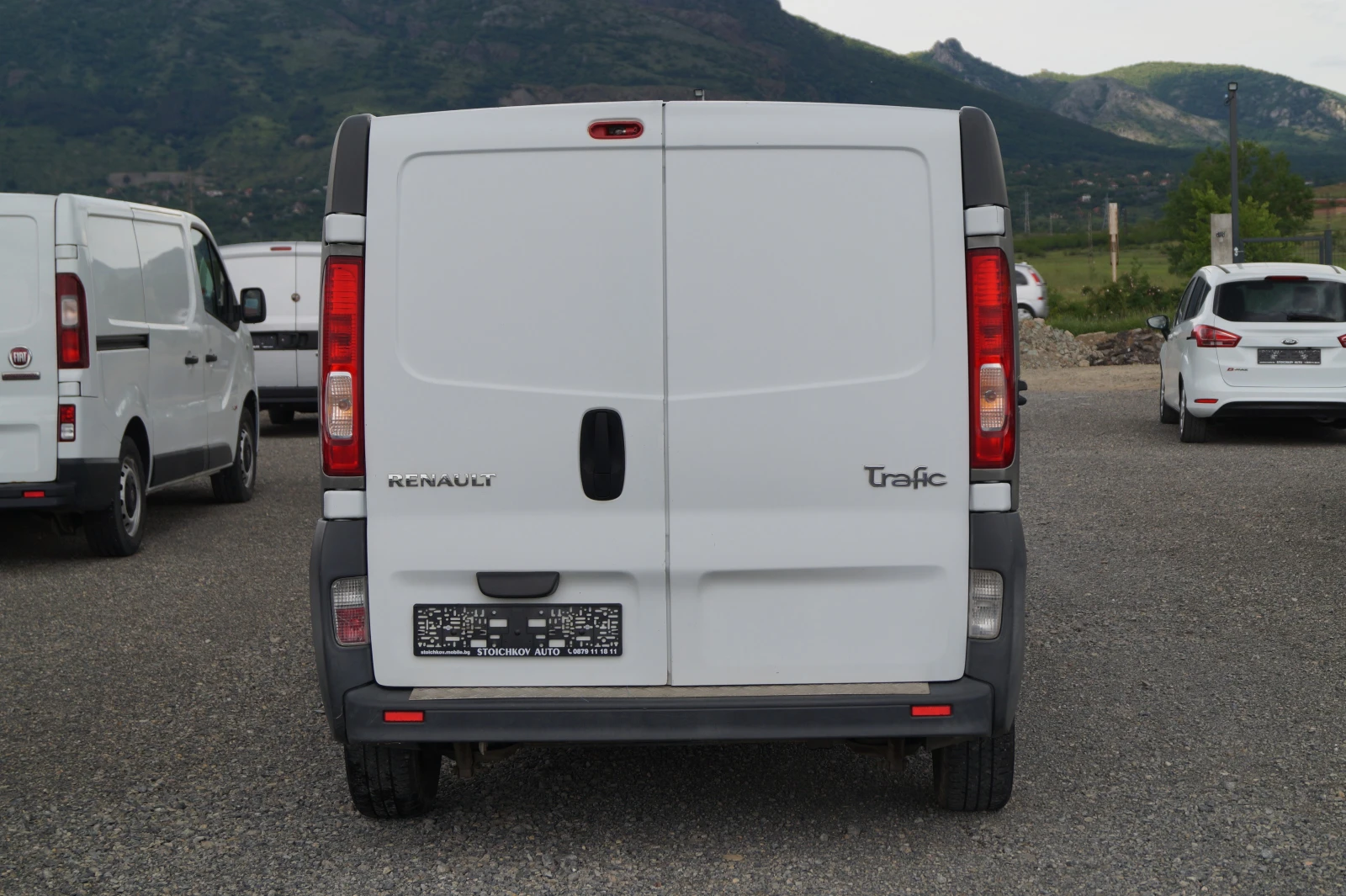 Renault Trafic 2.0dci 115к.с., снимка 6 - Бусове и автобуси - 54993695
