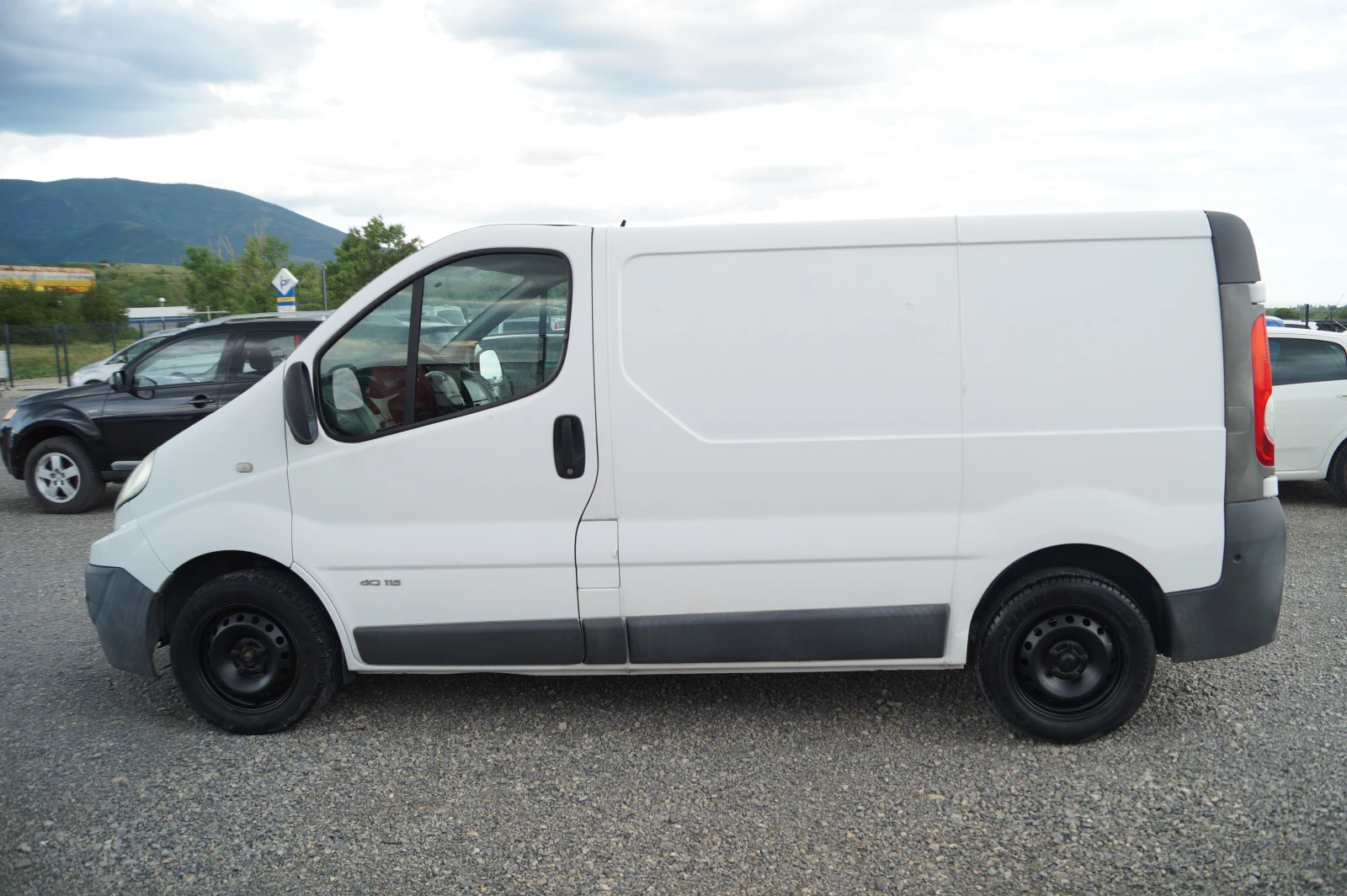 Renault Trafic 2.0dci 115к.с., снимка 7 - Бусове и автобуси - 54993695