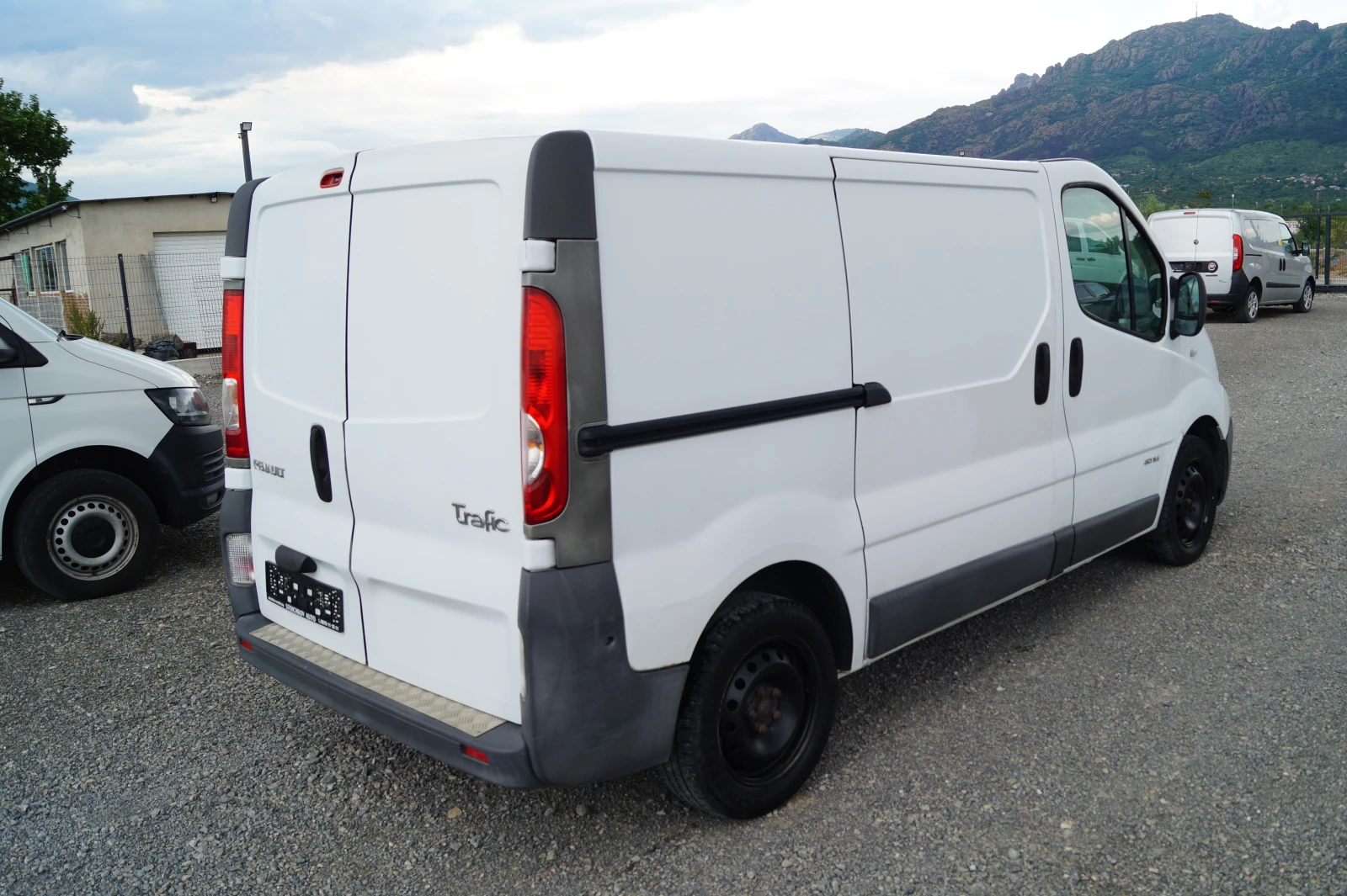 Renault Trafic 2.0dci 115к.с., снимка 5 - Бусове и автобуси - 54993695