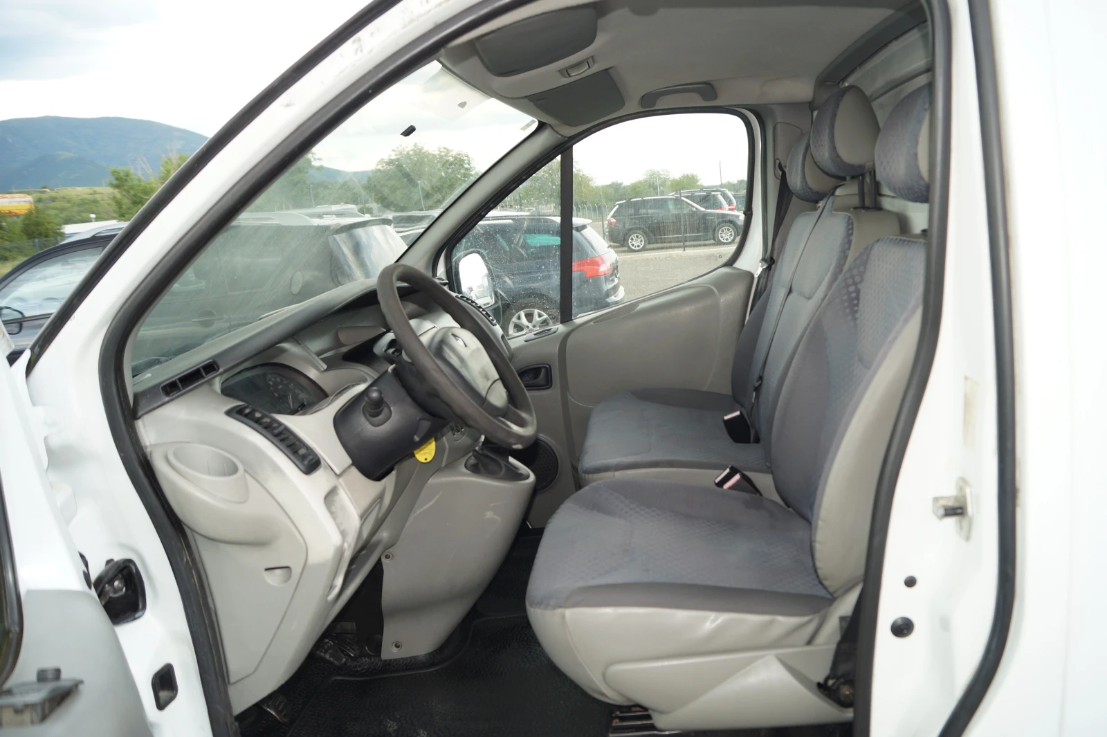 Renault Trafic 2.0dci 115к.с., снимка 8 - Бусове и автобуси - 54993695