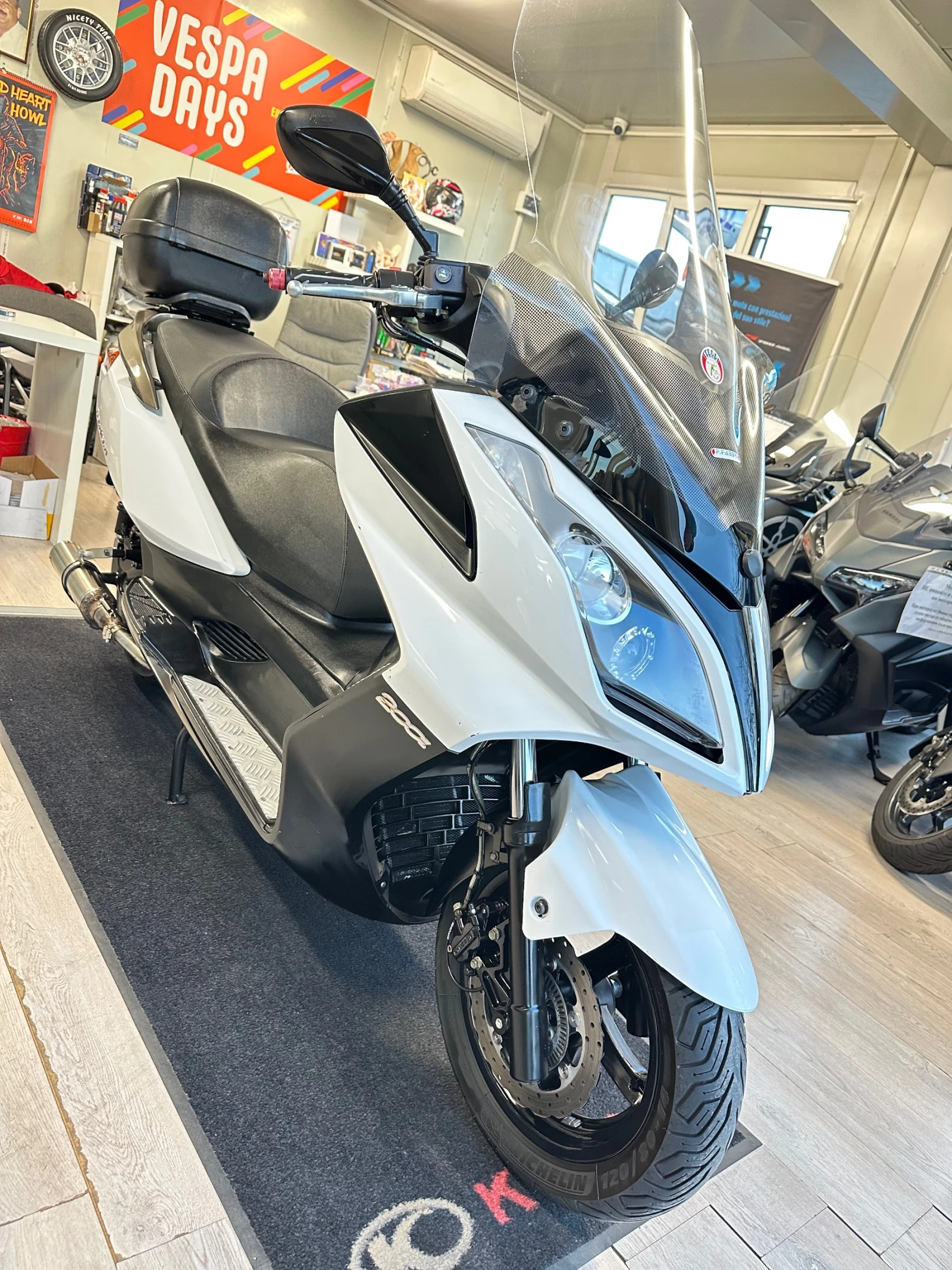 Kymco Downtown 200i 04.2011г., снимка 6 - Мотоциклети и мототехника - 56637607