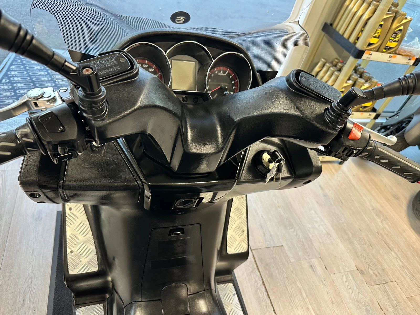Kymco Downtown 200i 04.2011г., снимка 2 - Мотоциклети и мототехника - 56637607