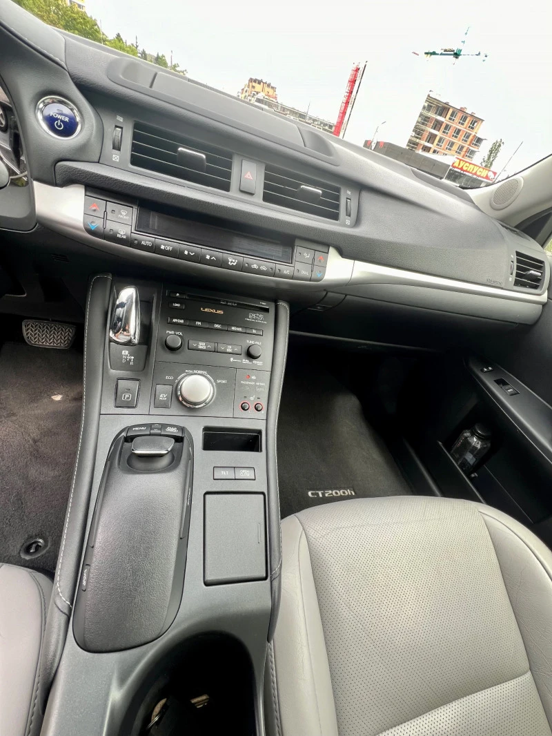 Lexus CT 200h Luxury, снимка 13 - Автомобили и джипове - 47574199