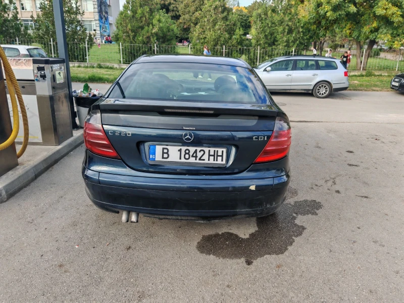 Mercedes-Benz C 220, снимка 4 - Автомобили и джипове - 47548533