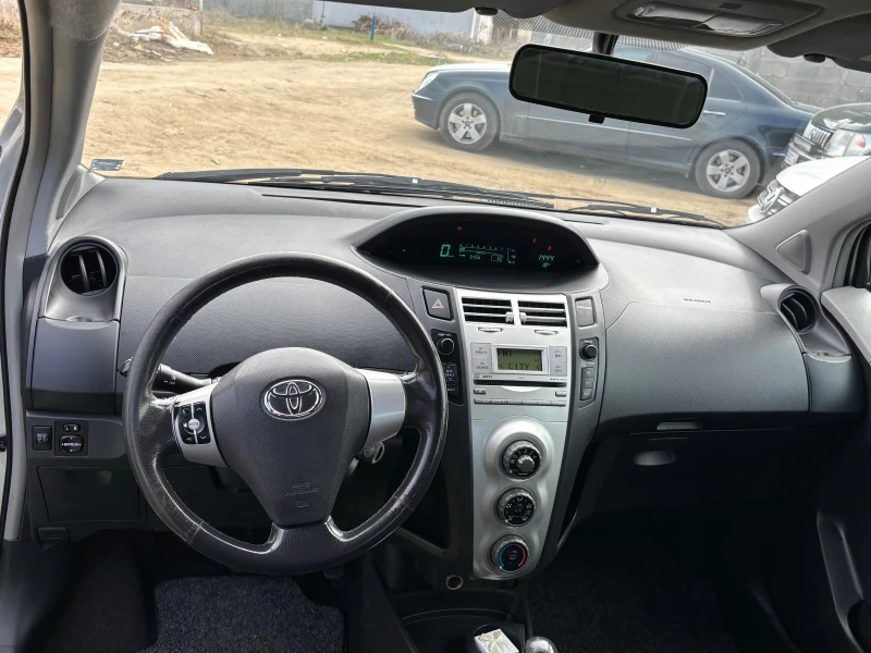 Toyota Yaris, снимка 7 - Автомобили и джипове - 49599975