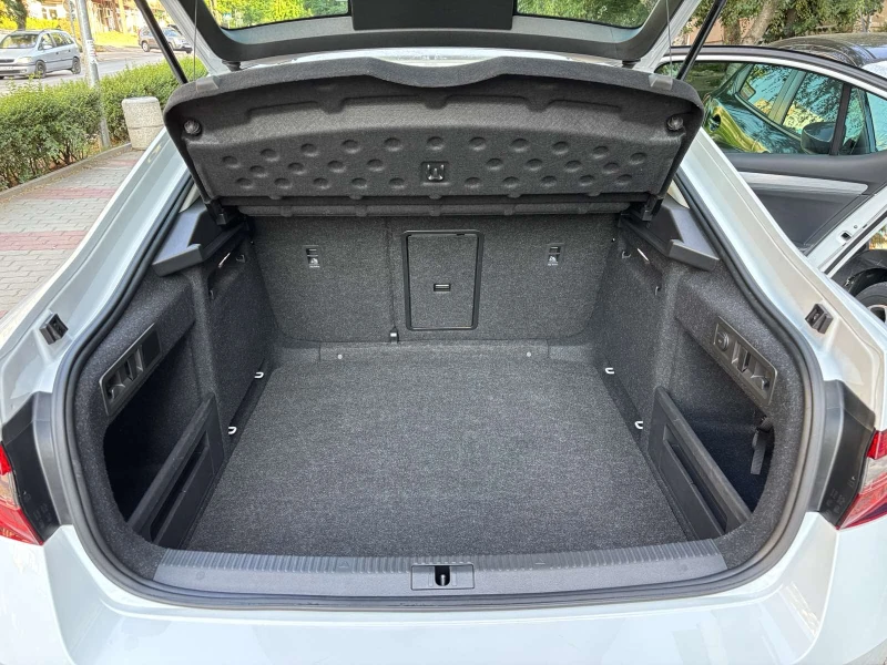 Skoda Superb 2.0TDI , снимка 16 - Автомобили и джипове - 52252380