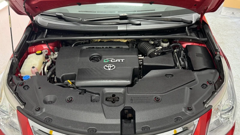 Toyota Avensis 2.2 D-4D TEC-Edition, снимка 11 - Автомобили и джипове - 51908170