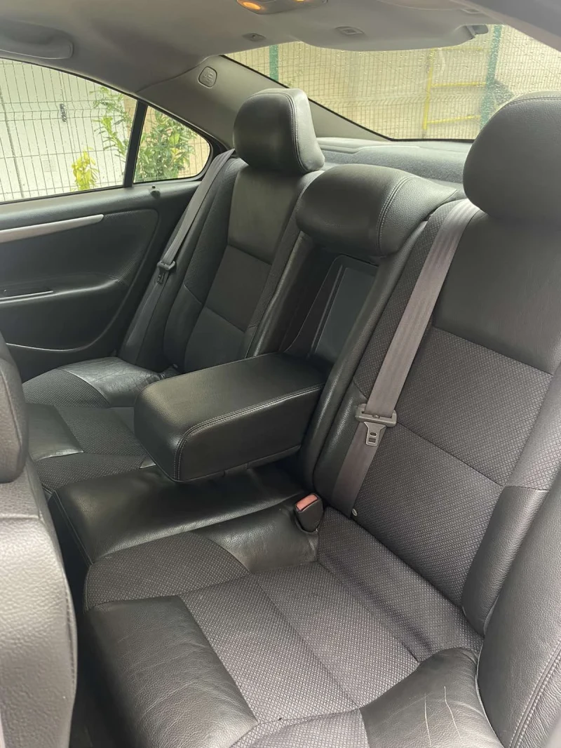 Volvo S60 D5 2.4, снимка 11 - Автомобили и джипове - 53278110