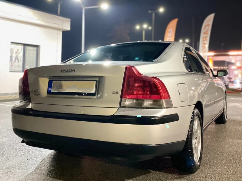 Volvo S60 D5 2.4, снимка 2 - Автомобили и джипове - 53278110