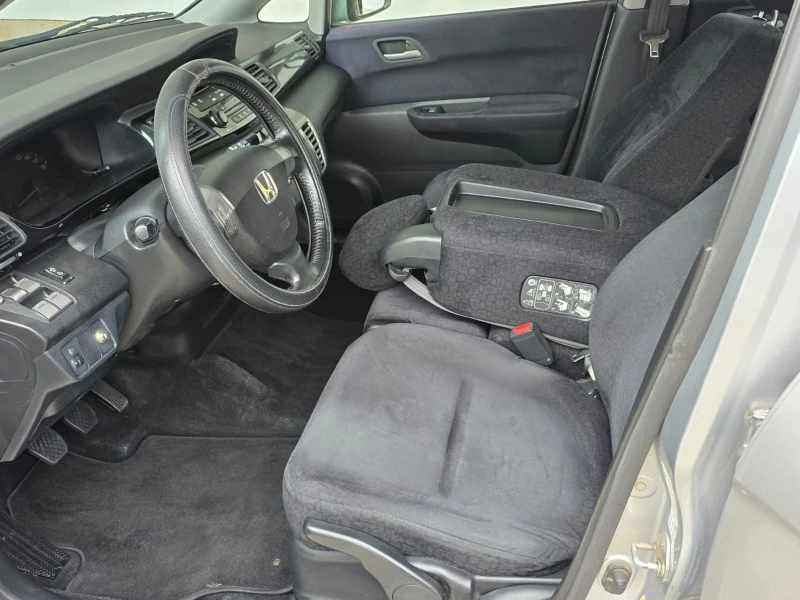 Honda Fr-v, снимка 11 - Автомобили и джипове - 53389846