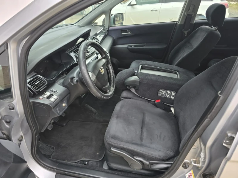 Honda Fr-v, снимка 3 - Автомобили и джипове - 53389846