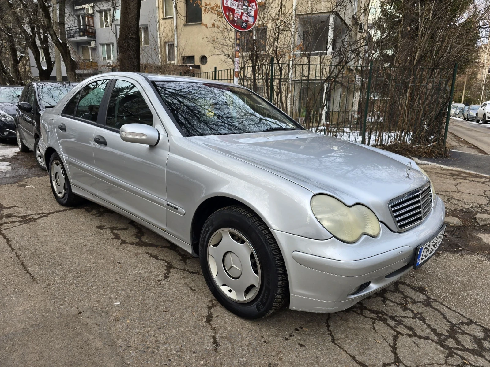 Mercedes-Benz C 220 Супер запазен - изображение 3