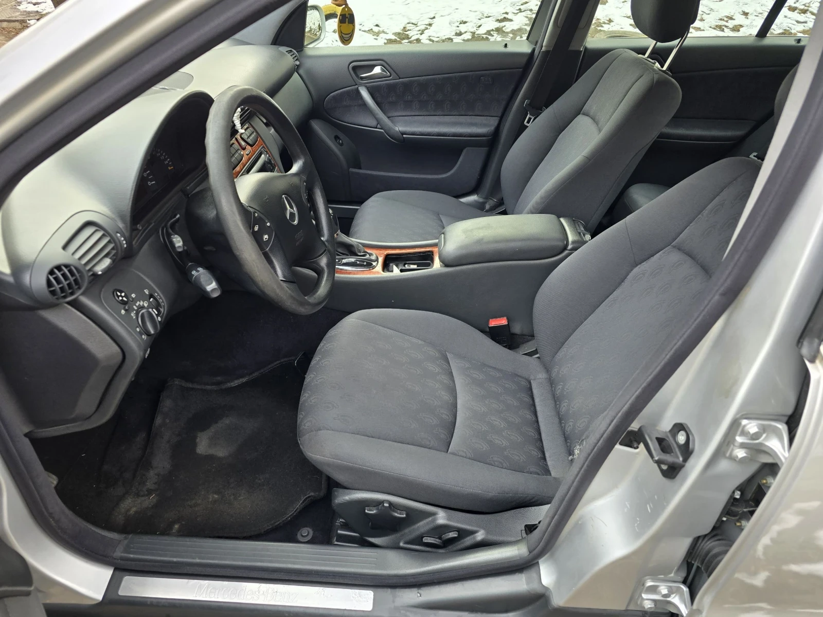 Mercedes-Benz C 220 Супер запазен - изображение 10