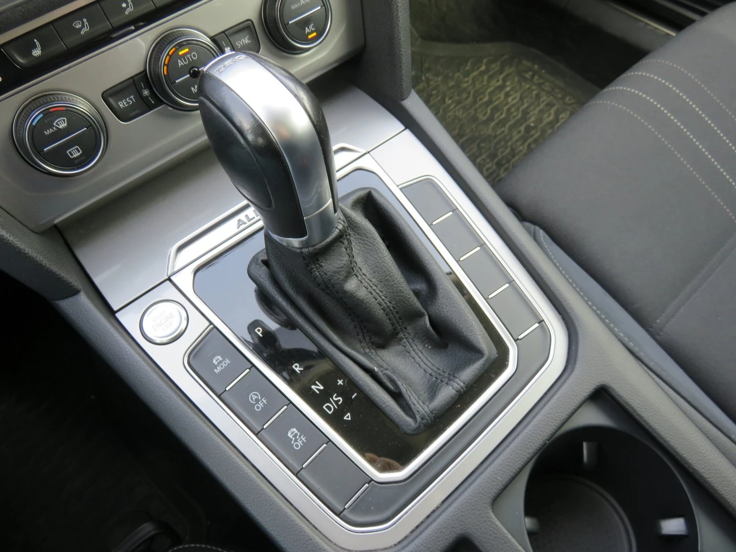 VW Passat 2.0TDI BMT 4MOTION - изображение 9